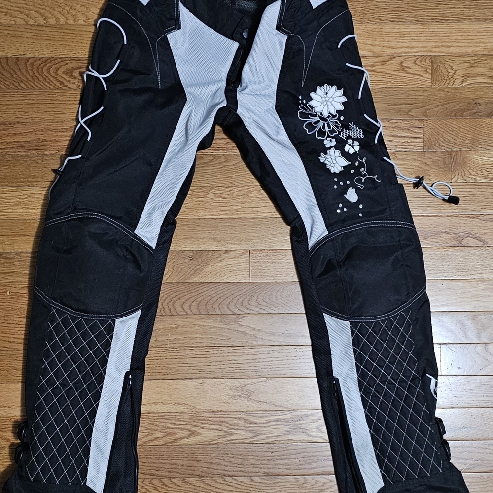 Black and White Floral Embroidered Pants